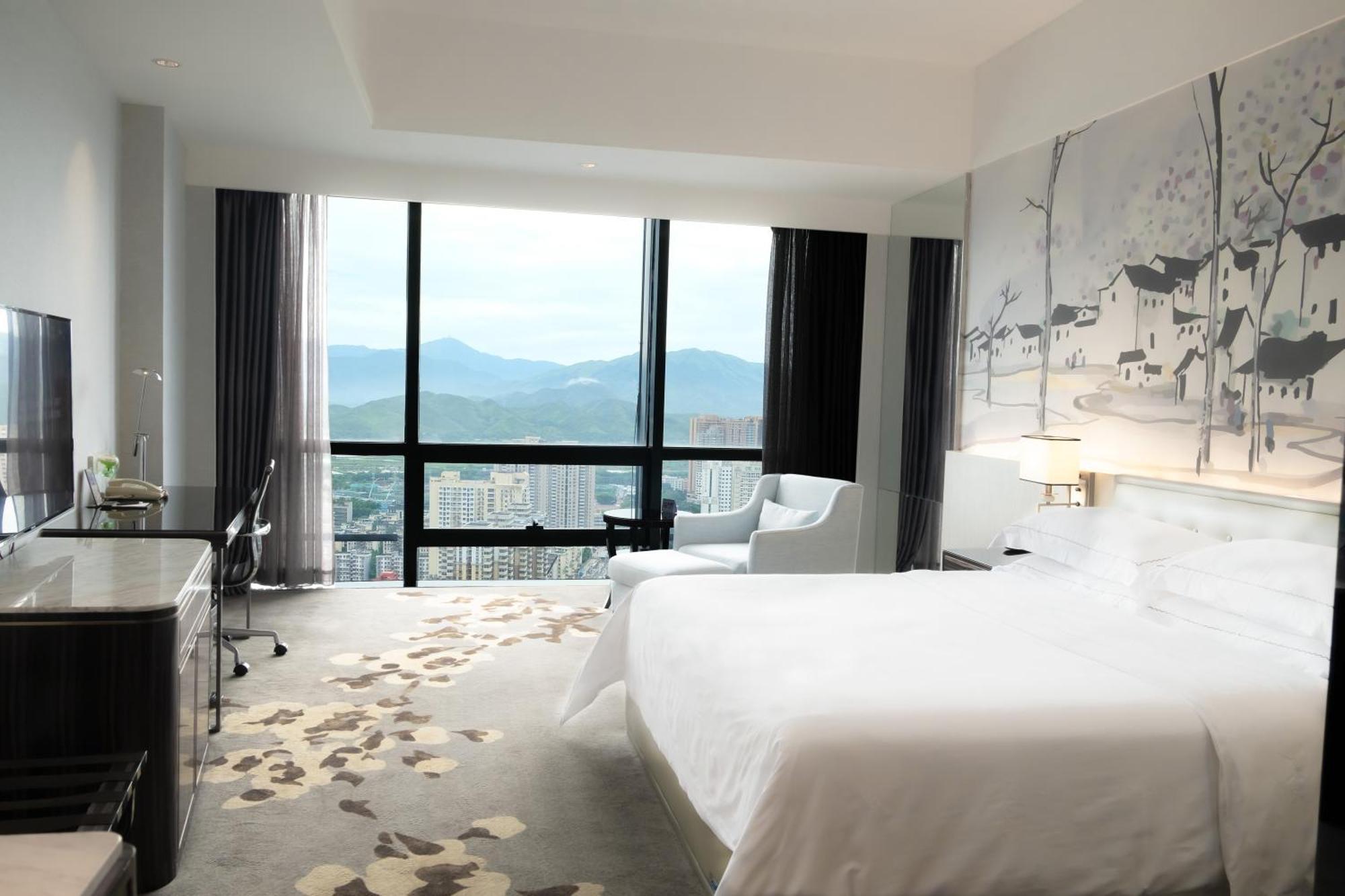 Huaqiang Plaza Shenzhen, Enjoy Complimentary Mini Bar & Night Snack, Add Breakfast - Enjoy Complimentary Afternoon Tea Отель Шэньчжэнь