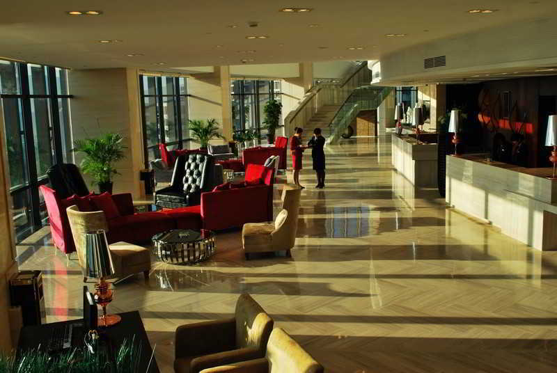 Отель Huaqiang Plaza Shenzhen, Enjoy Complimentary Mini Bar & Night Snack, Add Breakfast - Enjoy Complimentary Afternoon Tea