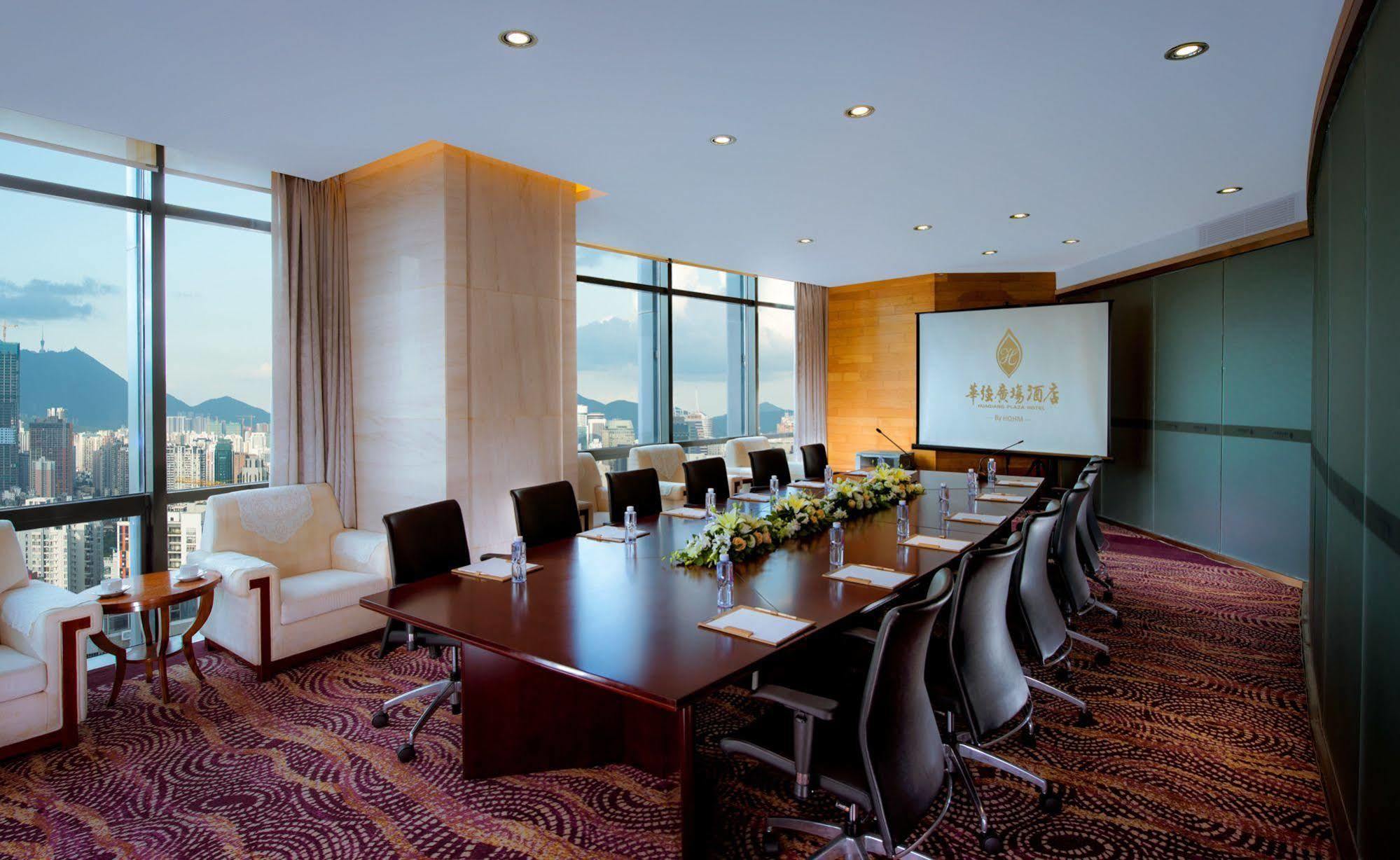 Отель Huaqiang Plaza Shenzhen, Enjoy Complimentary Mini Bar & Night Snack, Add Breakfast - Enjoy Complimentary Afternoon Tea 4*