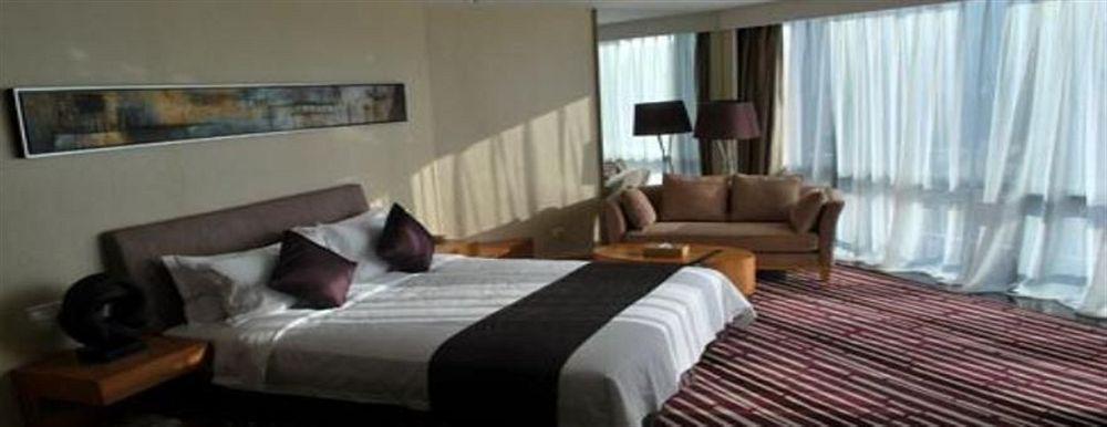Huaqiang Plaza Shenzhen, Enjoy Complimentary Mini Bar & Night Snack, Add Breakfast - Enjoy Complimentary Afternoon Tea 4*