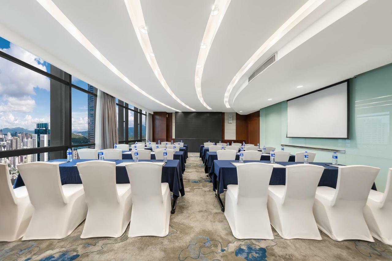 Отель Huaqiang Plaza Shenzhen, Enjoy Complimentary Mini Bar & Night Snack, Add Breakfast - Enjoy Complimentary Afternoon Tea 4*