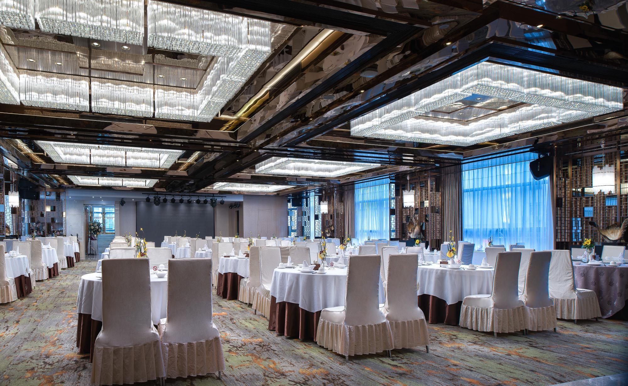 Huaqiang Plaza Shenzhen, Enjoy Complimentary Mini Bar & Night Snack, Add Breakfast - Enjoy Complimentary Afternoon Tea