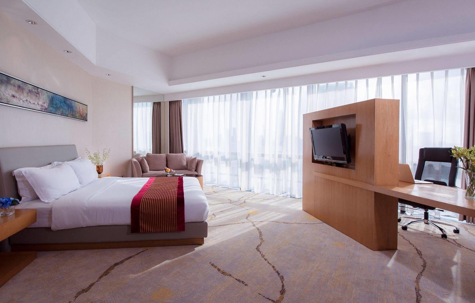 Huaqiang Plaza Shenzhen, Enjoy Complimentary Mini Bar & Night Snack, Add Breakfast - Enjoy Complimentary Afternoon Tea Hotel Shenzhen